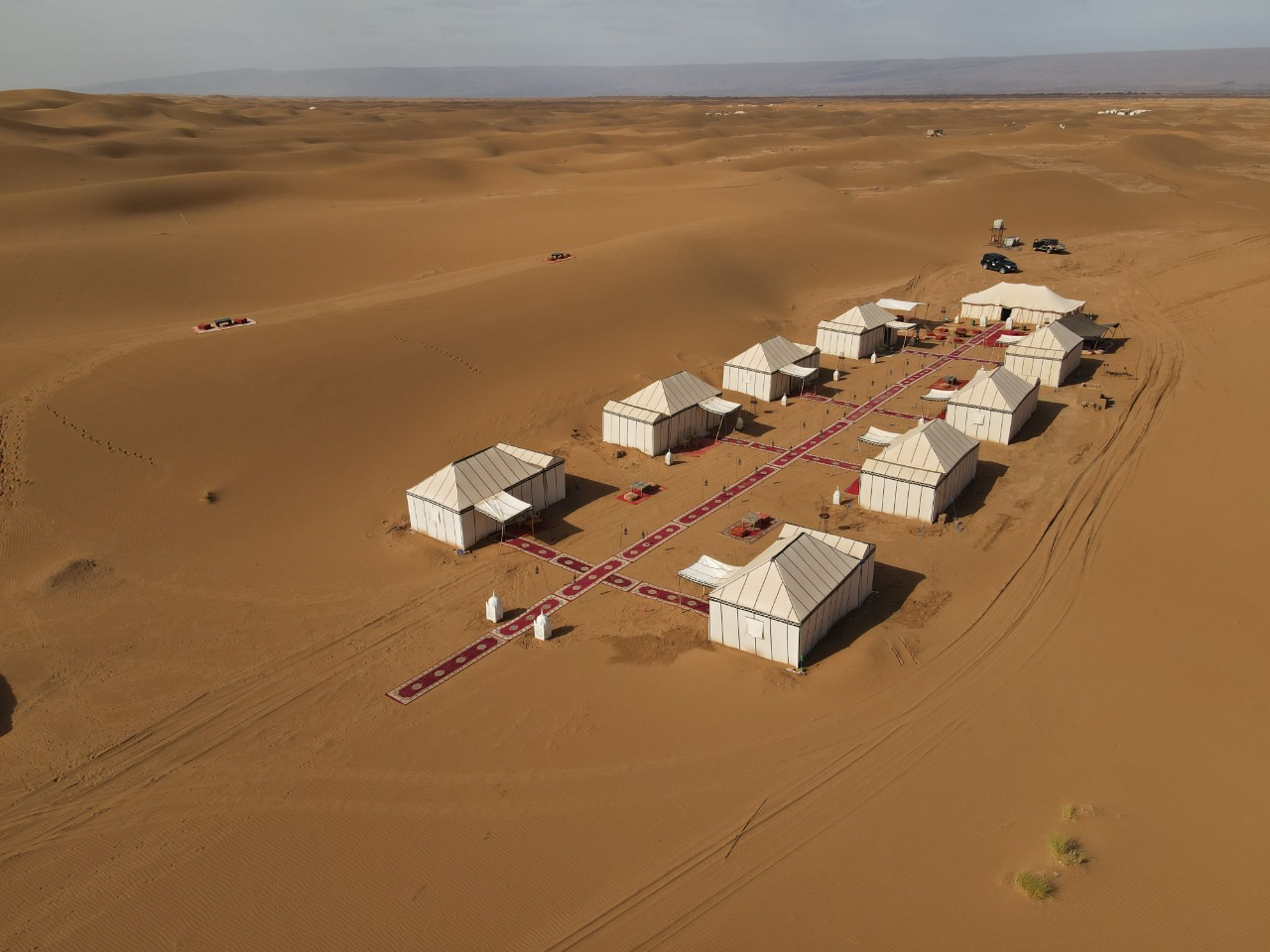 Desert camp and Sahara atmosphere on The Sea of Sand tour